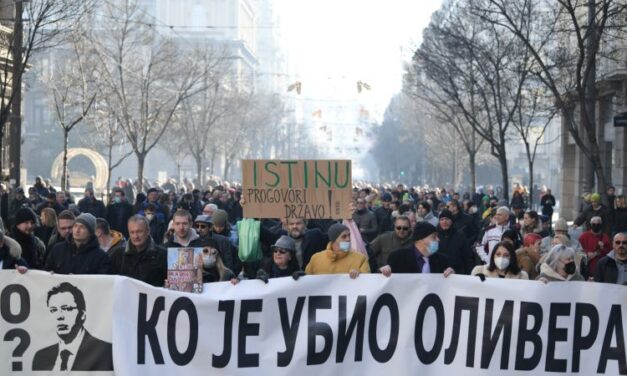 NÉGYSZEMKÖZT
