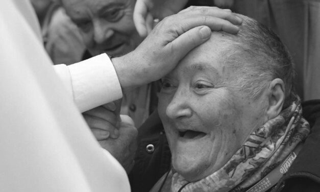 „Irgalma nemzedékről nemzedékre az istenfélőkkel marad”